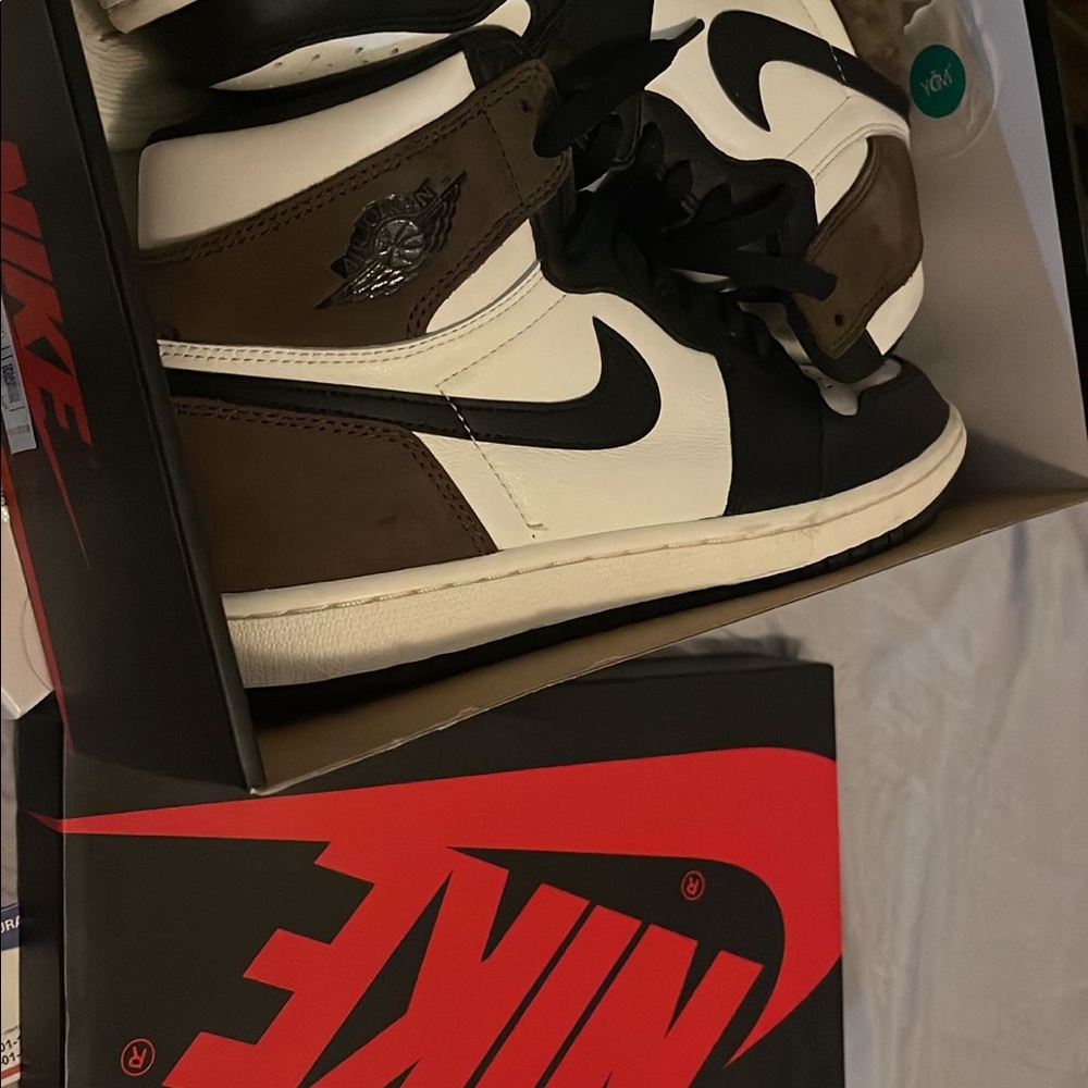 Jordan 1 Retro High Dark Mocha